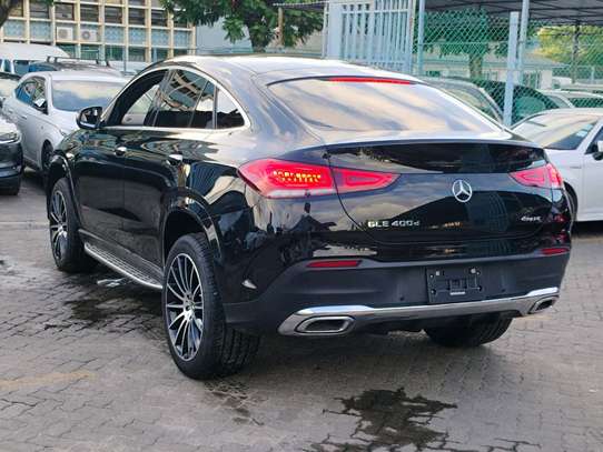 Mercedes Benz GLE 400d image 12
