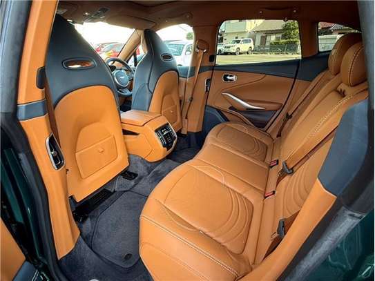 2022 ASTON MARTIN DBX BASE GRADE image 14