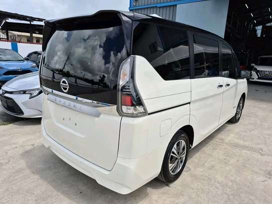 Nissan Serena Empower image 10