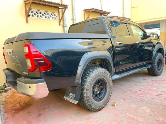 TOYOTA HILUX DOUBLE CABIN 2019MODEL image 4