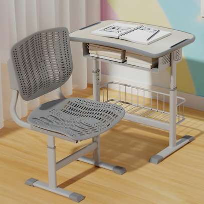 Kids Furniture: Modern Heavy Duty Desk For Kid image 4