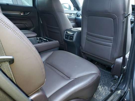 Mazda cx8 image 4