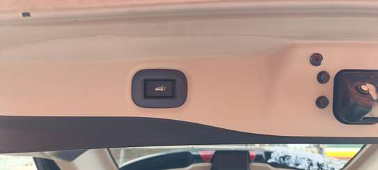 Nissan X-Trail Sunroof Black 2018 4wd image 11