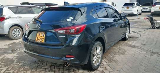 mazda axela slightly used image 5