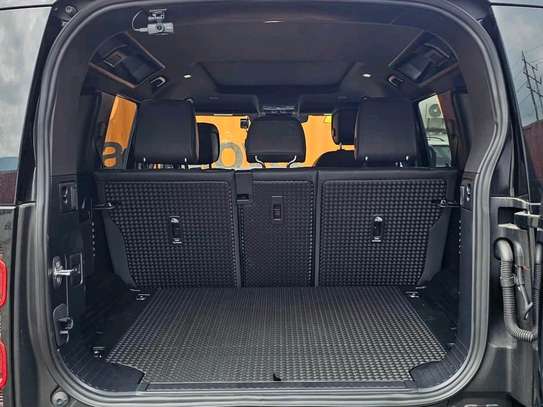 Land Rover Defender image 7