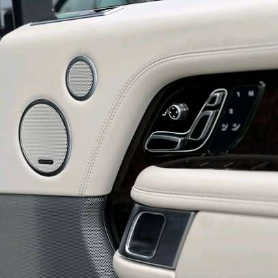 2020 Range Rover Vogue autobiography image 3