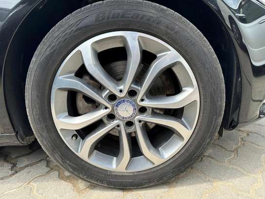 Mercedes Benz C200 2018 black image 6