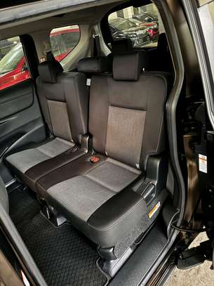 Toyota Sienta hybrid 7seater 2019 image 9