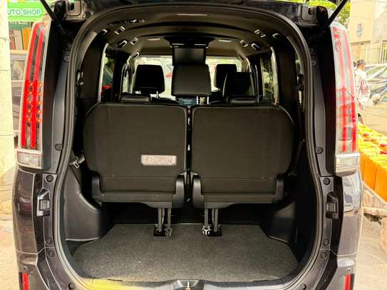 Toyota Esquire 2018 2wd image 10