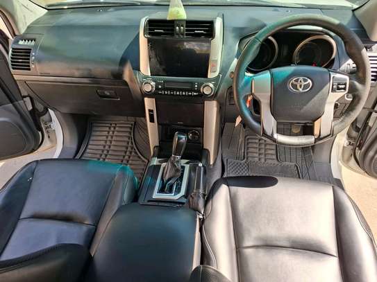 TOYOTA LAND CRUISER PRADO TX PETROL 2011 MODEL.. image 5