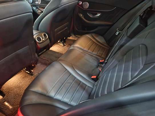 Mercedes Benz C200 2019 image 4