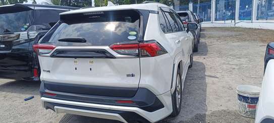 Toyota Rav4 White Hybrid 2018 image 13