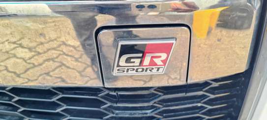 Toyota C-HR GR 2018 Sport image 6