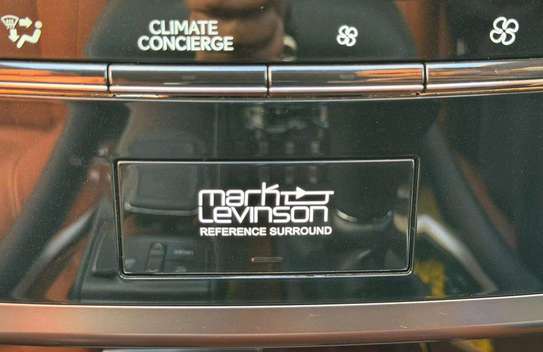 2019 Lexus LX570 image 6