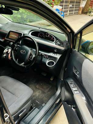 Toyota sienta black image 8