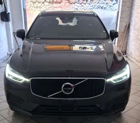 Volvo XC60 B5 AWD  grey 2019 image 2