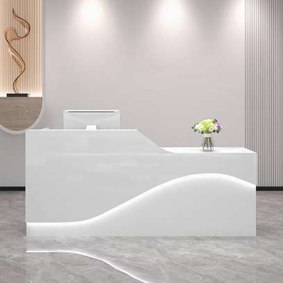 1800mm White Receptionist Desk image 3