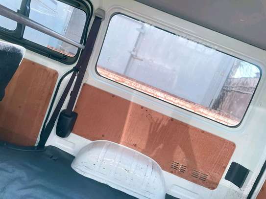 TOYOTA HIACE 7L AUTO DIESEL 2019MODEL image 5
