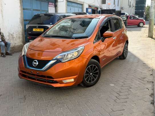 Nissan Note image 2