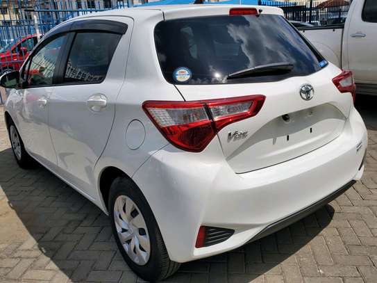 Toyota vitz image 5