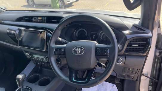 TOYOTA HILUX ROGUE DOUBLE CAB 2018MODEL image 3