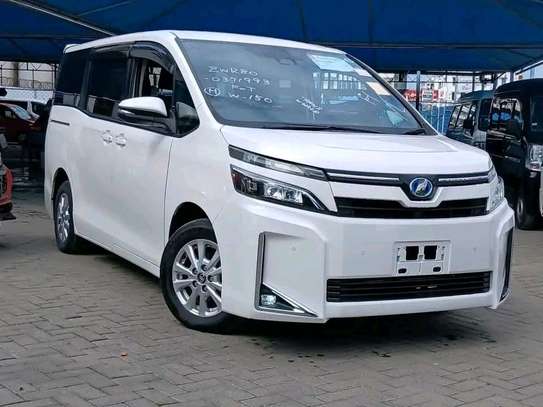 Toyota Voxy HYBRID white 2019 image 10