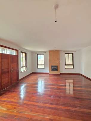 5 Bed Townhouse with En Suite at Lavington image 17