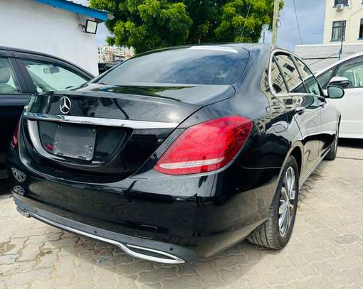 Mercedes Benz C200 2018 black image 9