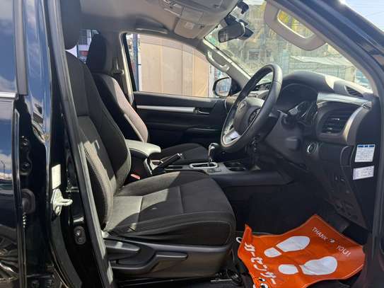Toyota hilux 2021 image 6