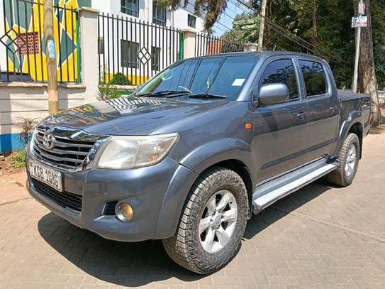 TOYOTA HILUX DOUBLE CAB MANUAL LOCALLY ASSEMBLED 2014 MODEL. image 7