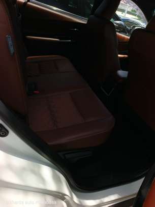 Toyota  Harrier pearl image 9