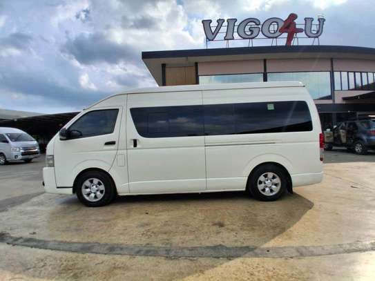 HIACE 9L COMMUTER,DIESEL,2019 image 9