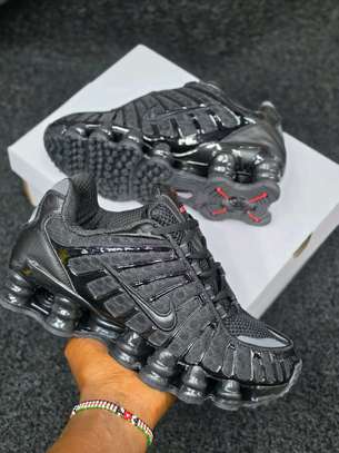 MEN FASHION SNEAKERS image 4