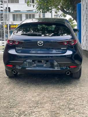 Madoa 3 hatchback petrol image 4