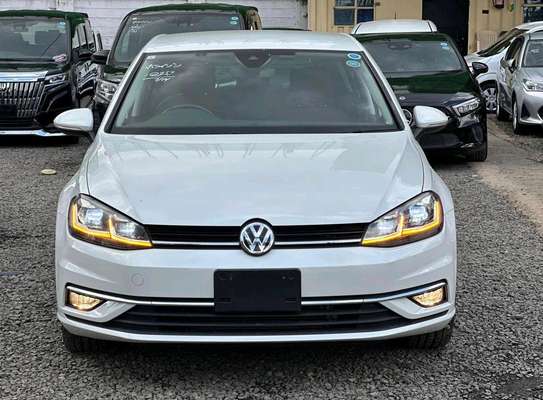 Volkswagen Golf MK7.5 White color 2019 Model. image 10