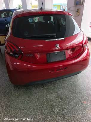 Peugeot 208 image 4