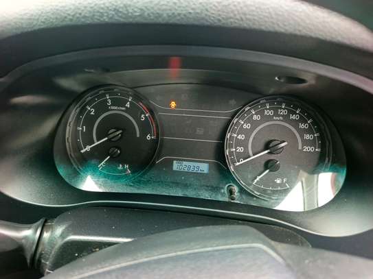 Toyota Hilux  4by4 image 3