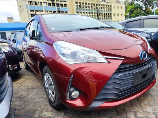 Toyota Vitz hybrid Jewela maroon 2018 image 2