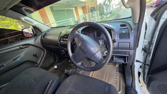 ISUZU Dmax image 5