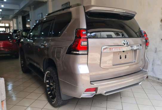 Toyota landcruiser Prado TXl image 6