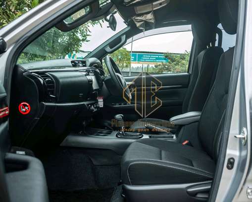 2020 Toyota Hilux image 6