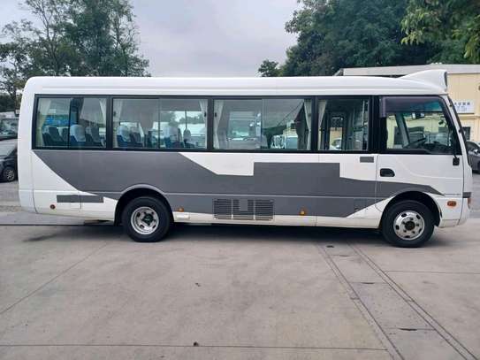 Mitsubishi Rosa 28 seater bus image 6