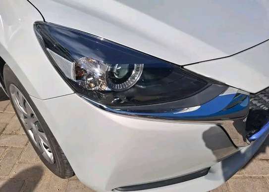 Mazda 2 2020 pearl image 2