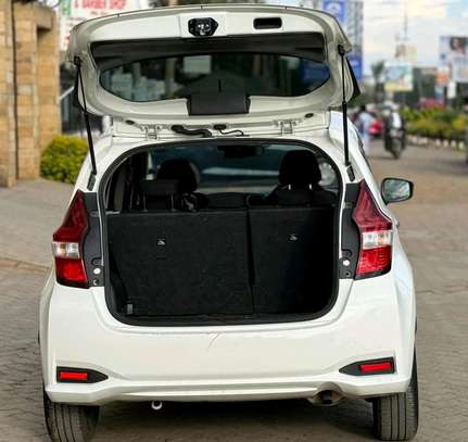 Nissan note image 2