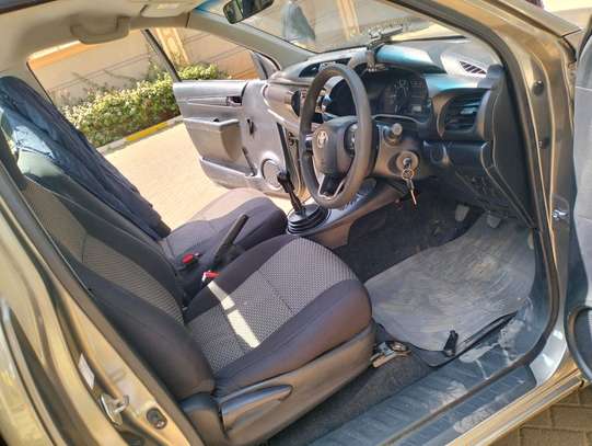 TOYOTA HILUX SINGLE CAB MANUAL LOCALLY ASSEMBLED image 7