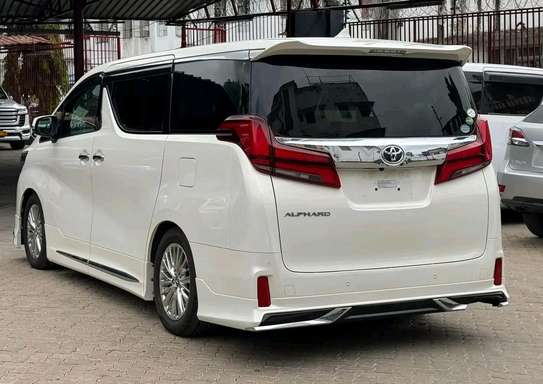 Toyota Alphard Executive Grade Lounge 2018 Double Sunroof image 12