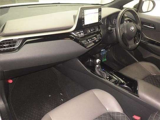2020 TOYOTA C-HR HYBRID G image 3