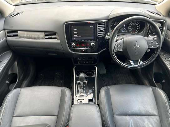 Mitsubishi Outlander Sunroof 2019 image 8