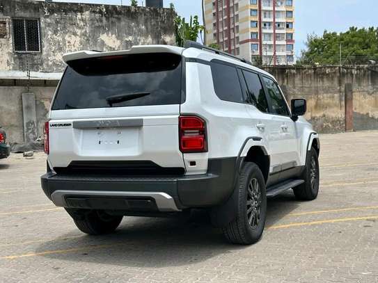 Toyota land cruiser Prado Gj250 2024 Diesel image 9