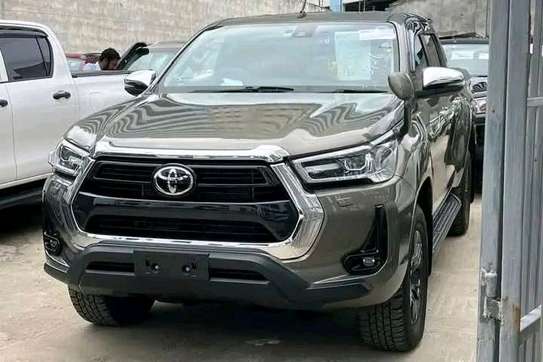 Toypta hilux double cabin image 7
